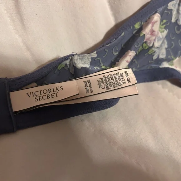 Victoria's Secret Lined Demi 38D Floral Pattern Bra - Picture 3 of 4